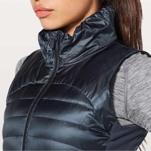 Lululemon Down For A Run Packable Vest II Inkwell Navy 800 Fill Goose Do… - Picture 4 of 16